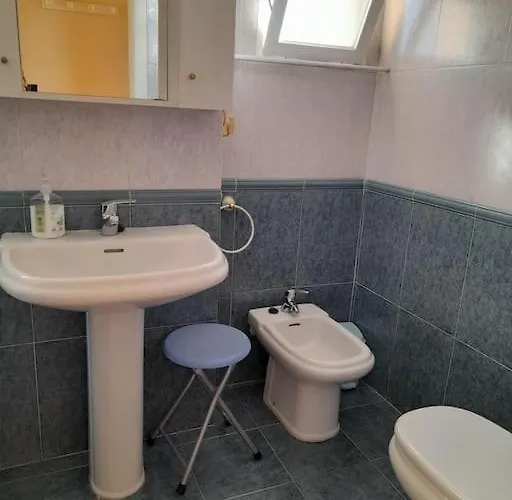 Beautiful 2-bed Beachside