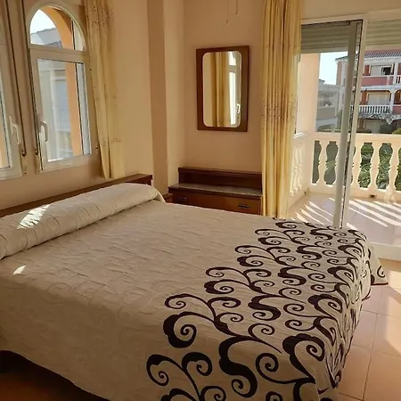 Beautiful 2-bed Beachside Appartamento Dénia