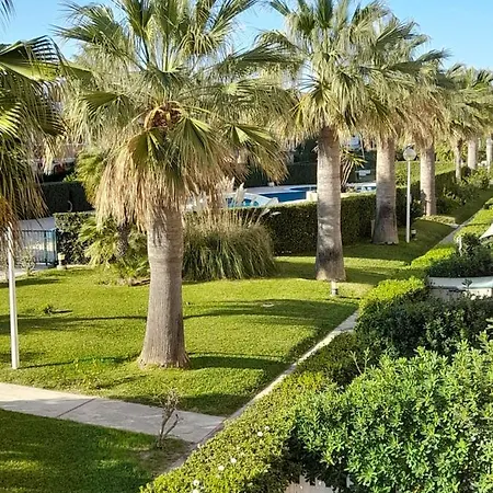Beautiful 2-bed Beachside Апартаменты